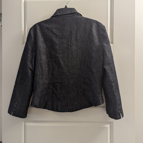 🎉3/$50🎉 UB Cropped Blazer - Picture 2 of 4